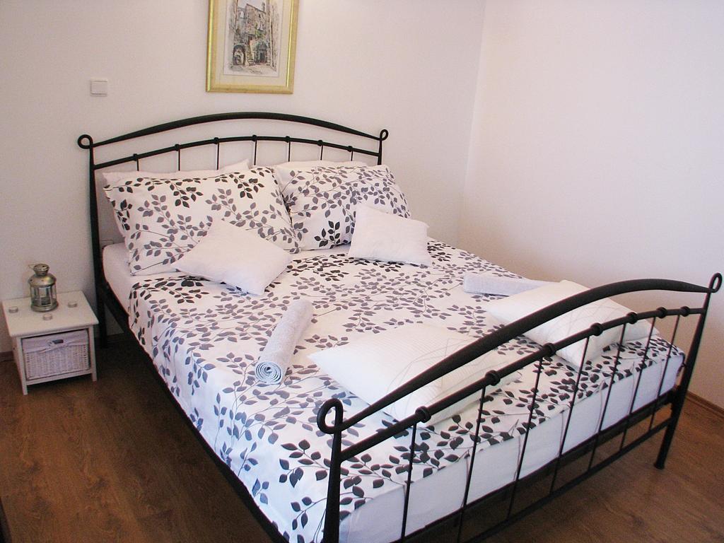 Apartment Noa Kastel Kambelovac Room photo