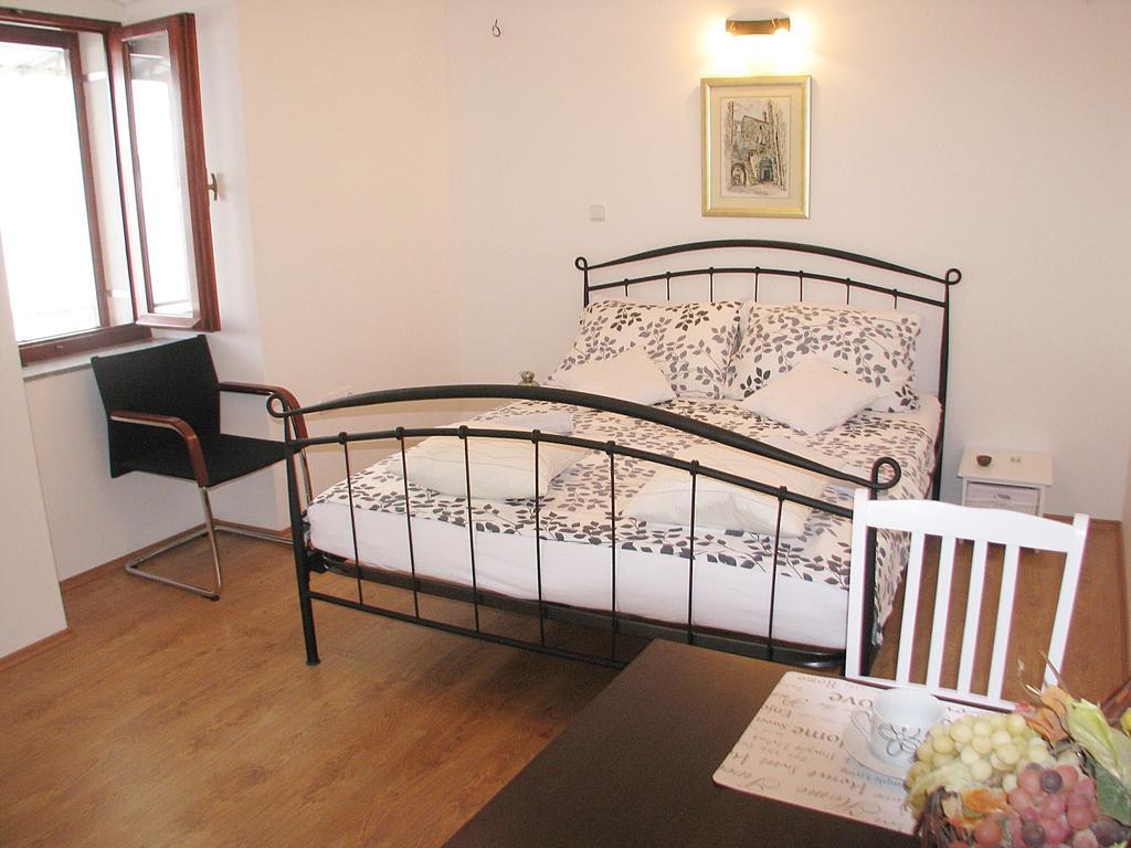 Apartment Noa Kastel Kambelovac Room photo